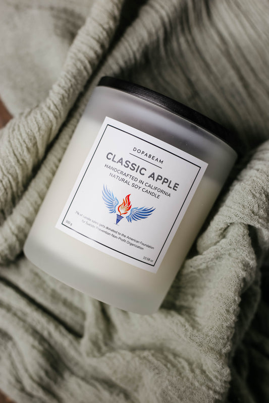 CLASSIC APPLE CANDLE